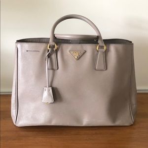 Argilla Saffiano Lux Leather Large Tote Bag